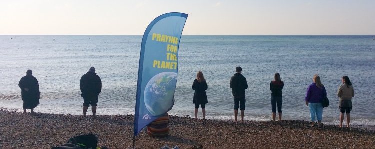 2015.10.01 Praying for planet. Brighton beach 2
